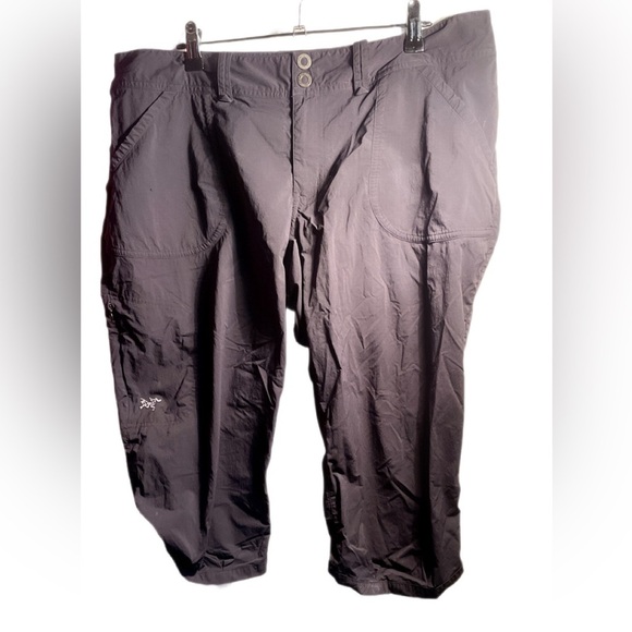 Arc’teryx black Rampart nylon stretch Bermuda knee length hiking climb shorts 12 - Picture 2 of 6